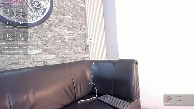 blaze_phoenix (Ask my age) - aceite en el cuerpo + cum🥵😈