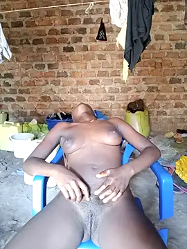 Black_juicy24 webcam