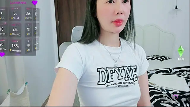 Squirt-Queenn webcam