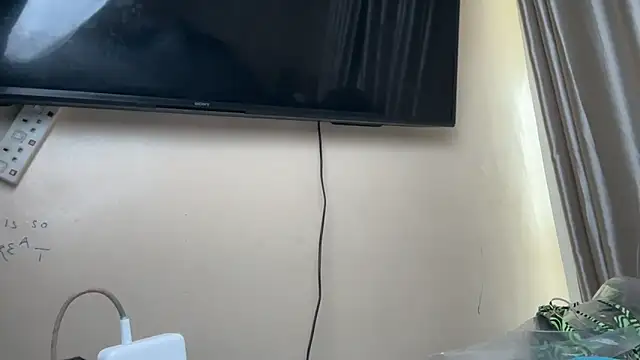 AudreySpanksFuck- webcam