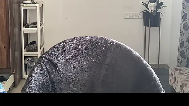 MakeMeAwareAah webcam