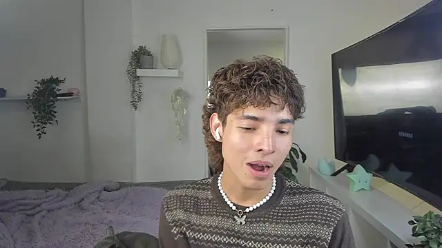 santy-kitty (M twink) - cum show