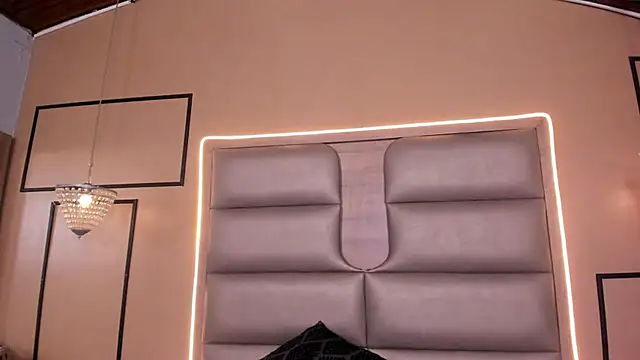 CAYLINCOLLINS webcam