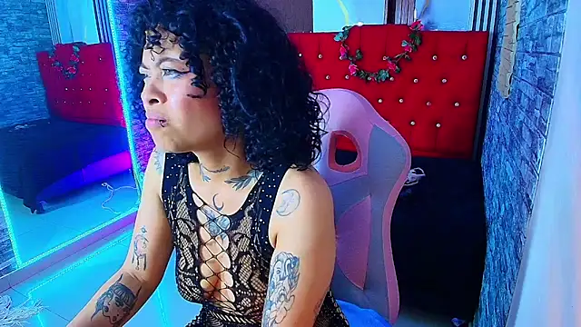 mia_hernnandez webcam