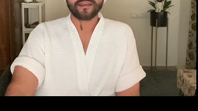 MakeMeAwareAah webcam