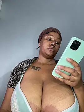 Webcam Model (Marinda_Swangs)  is live.Free join now!