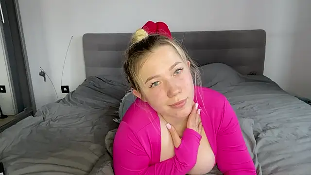 Embersweetbunny webcam