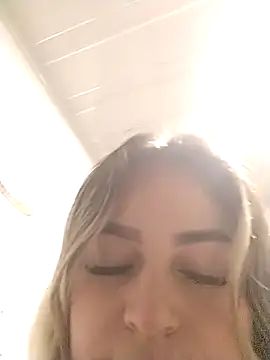 sexy_aurora_ourdoors webcam