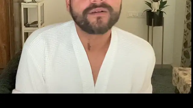 MakeMeAwareAah webcam