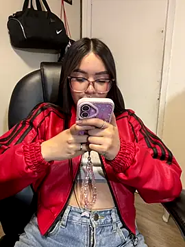 Karina16_pink webcam