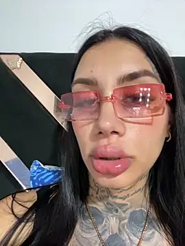 zaratattoox (T young) - Fuck my big ass hard For my cum