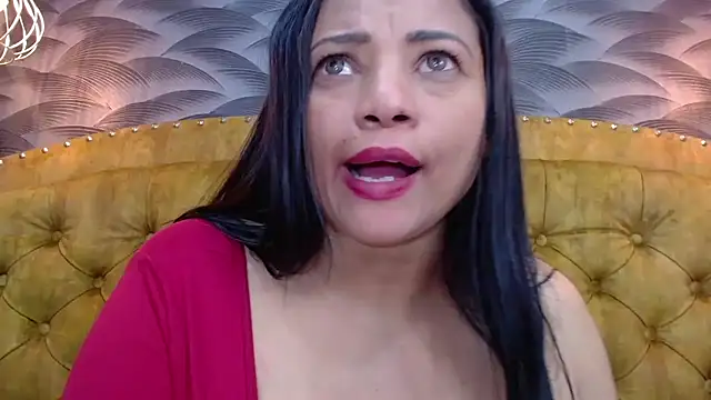 NahomiFireSex webcam