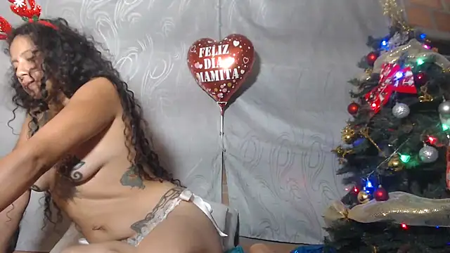 CataleyaRosee webcam