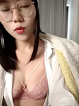 nini10052025 webcam