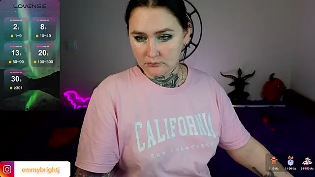 emmybrightj_ (F young) - for a new manicure