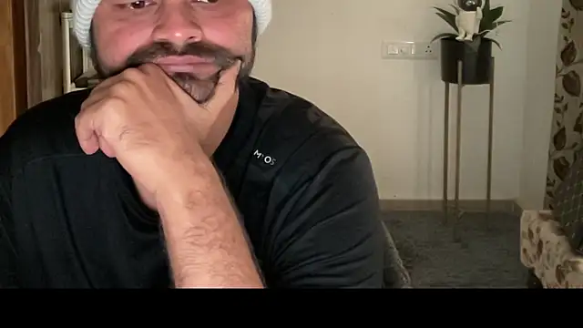 MakeMeAwareAah webcam