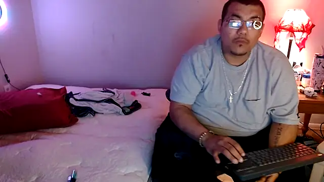 cloudy-couple webcam