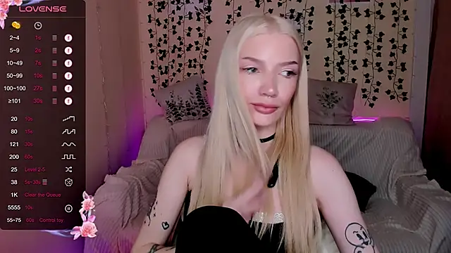 AnyaTaylor_ webcam
