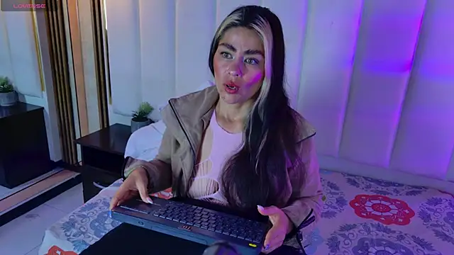 Lia_Jonesss webcam stripchat model stream image