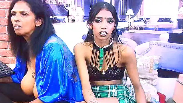 IndianSexySlender webcam