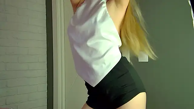 MilanaBalmain webcam