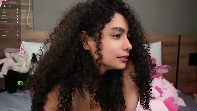 Victoria_Curly webcam