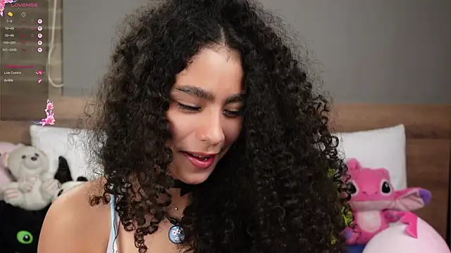 Victoria_Curly webcam