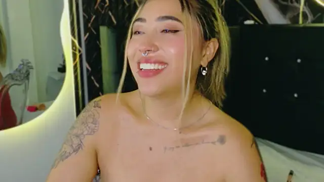 ManuelaVeelez webcam