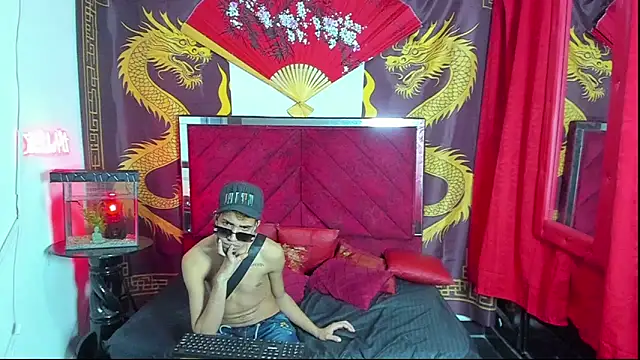 Scoundrel_Room webcam