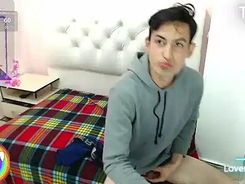 xxxstrongerboyxxx webcam