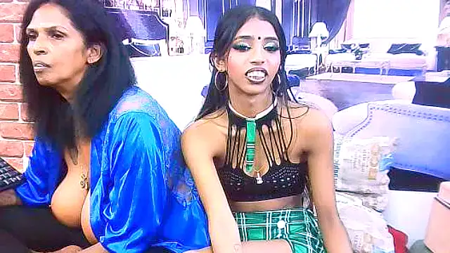 IndianSexySlender webcam