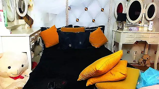 xplayfullblondexx webcam