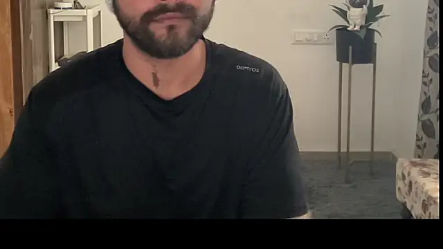 MakeMeAwareAah webcam