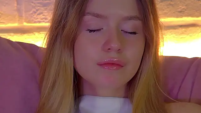 MilanaBalmain webcam