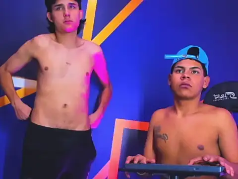 Tommy_bigcock19 webcam