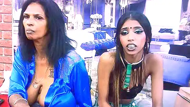 IndianSexySlender webcam