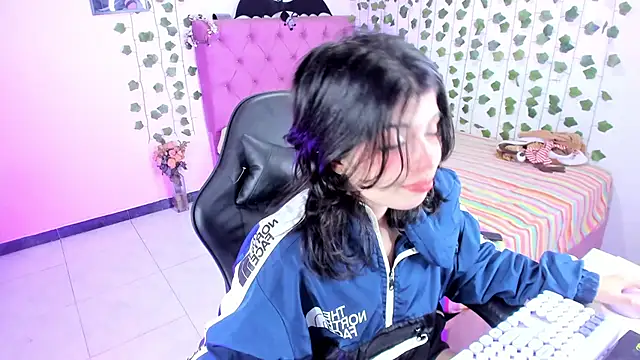 selina_lovers_ - Selina_lovers_'s free webcam - UK Sex Cams