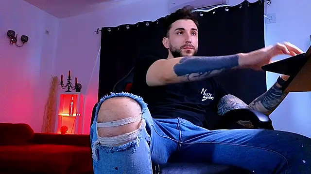 MightyAaron66 webcam