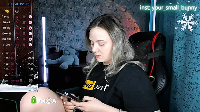 Your_small_bunny webcam