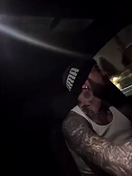 Beardedtattood webcam