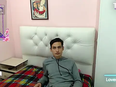 xxxstrongerboyxxx webcam