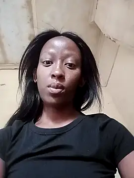 PetiteSquirtQueen webcam