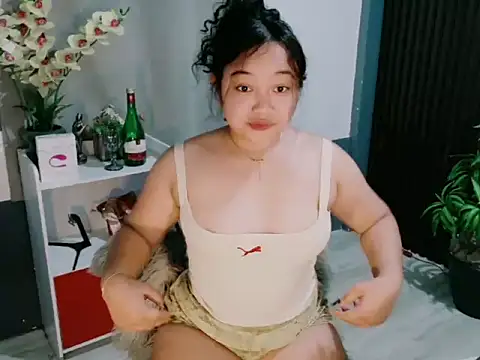 UrFavouriteCravings webcam