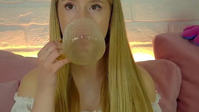 MilanaBalmain webcam