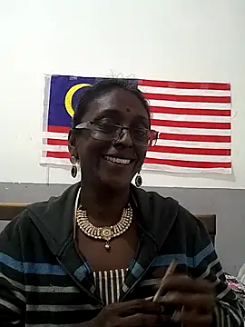 mamakarma1403 webcam