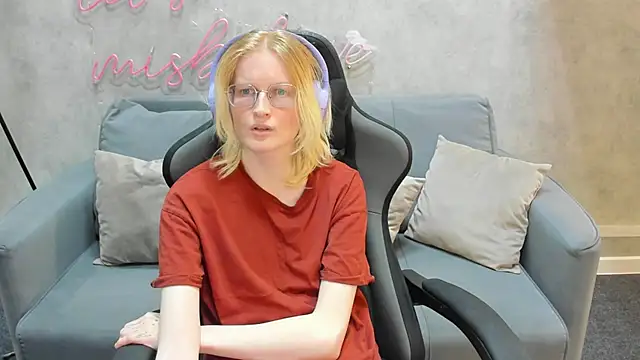 ElizabethHarpper webcam