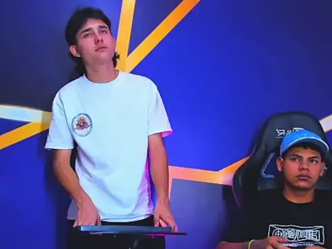 Tommy_bigcock19 webcam