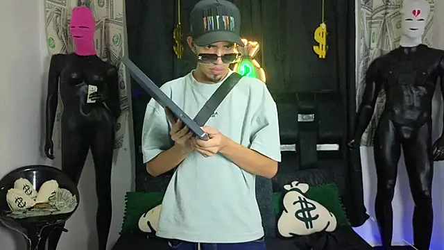 Scoundrel_Room webcam