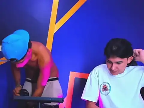 Tommy_bigcock19 webcam