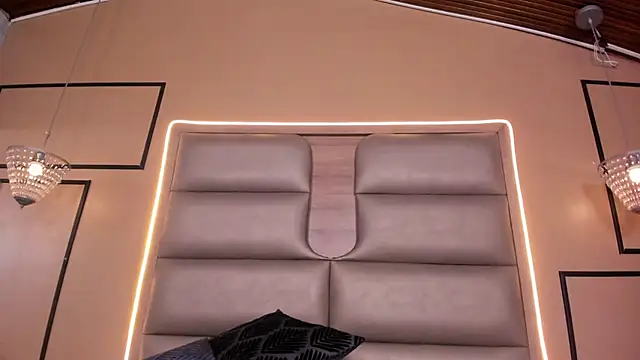 CAYLINCOLLINS webcam